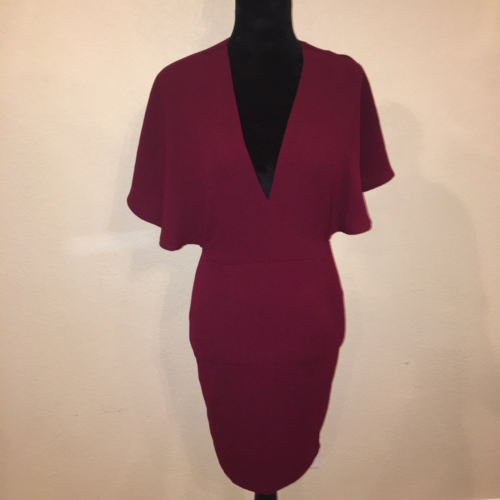 💋💋 Open back cape covered dress perfect for holidays